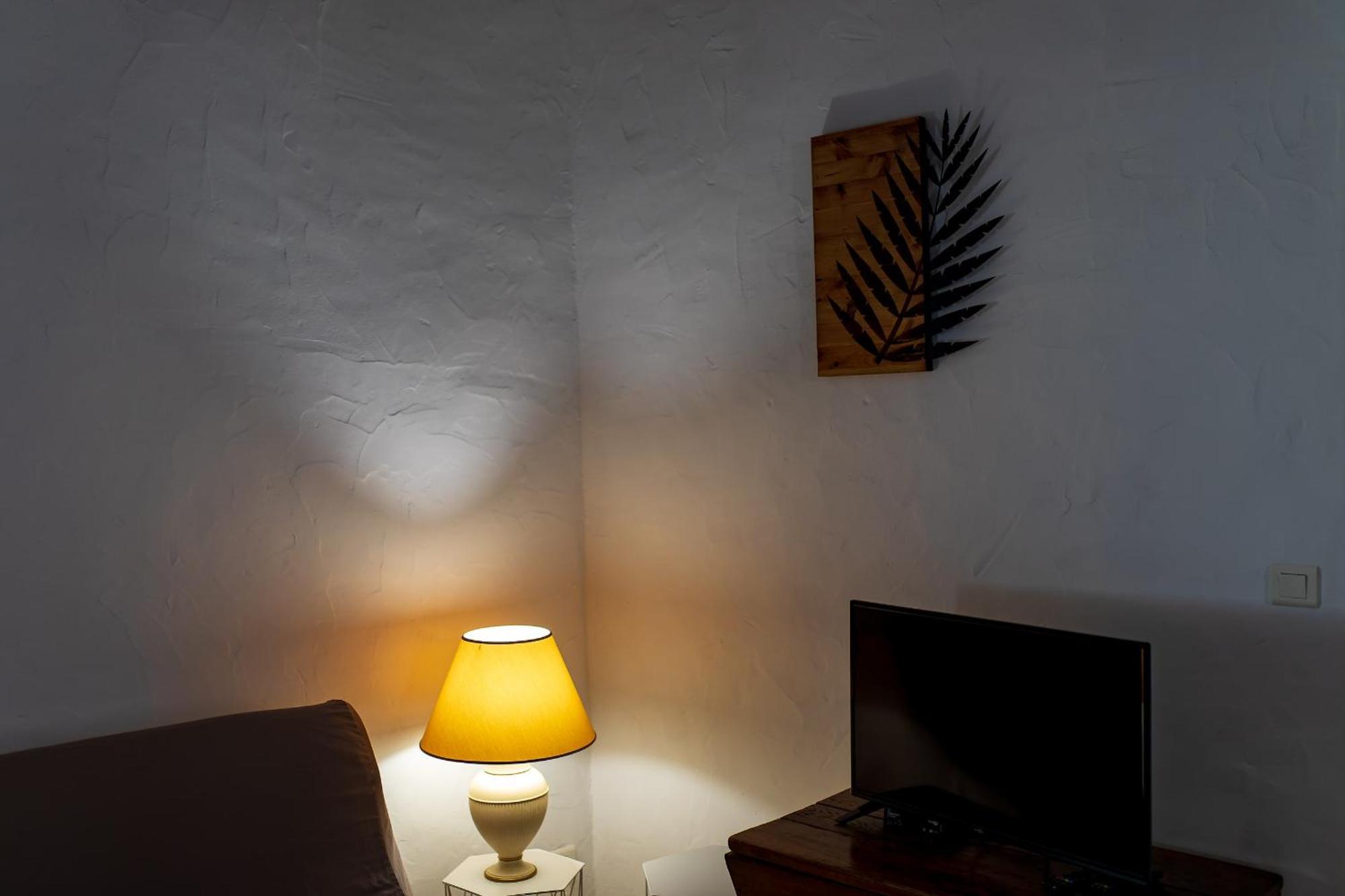 Gites Provence Et Nature - Entre Luberon Et Monts De Vaucluse Cabrieres-d'Avignon Room photo