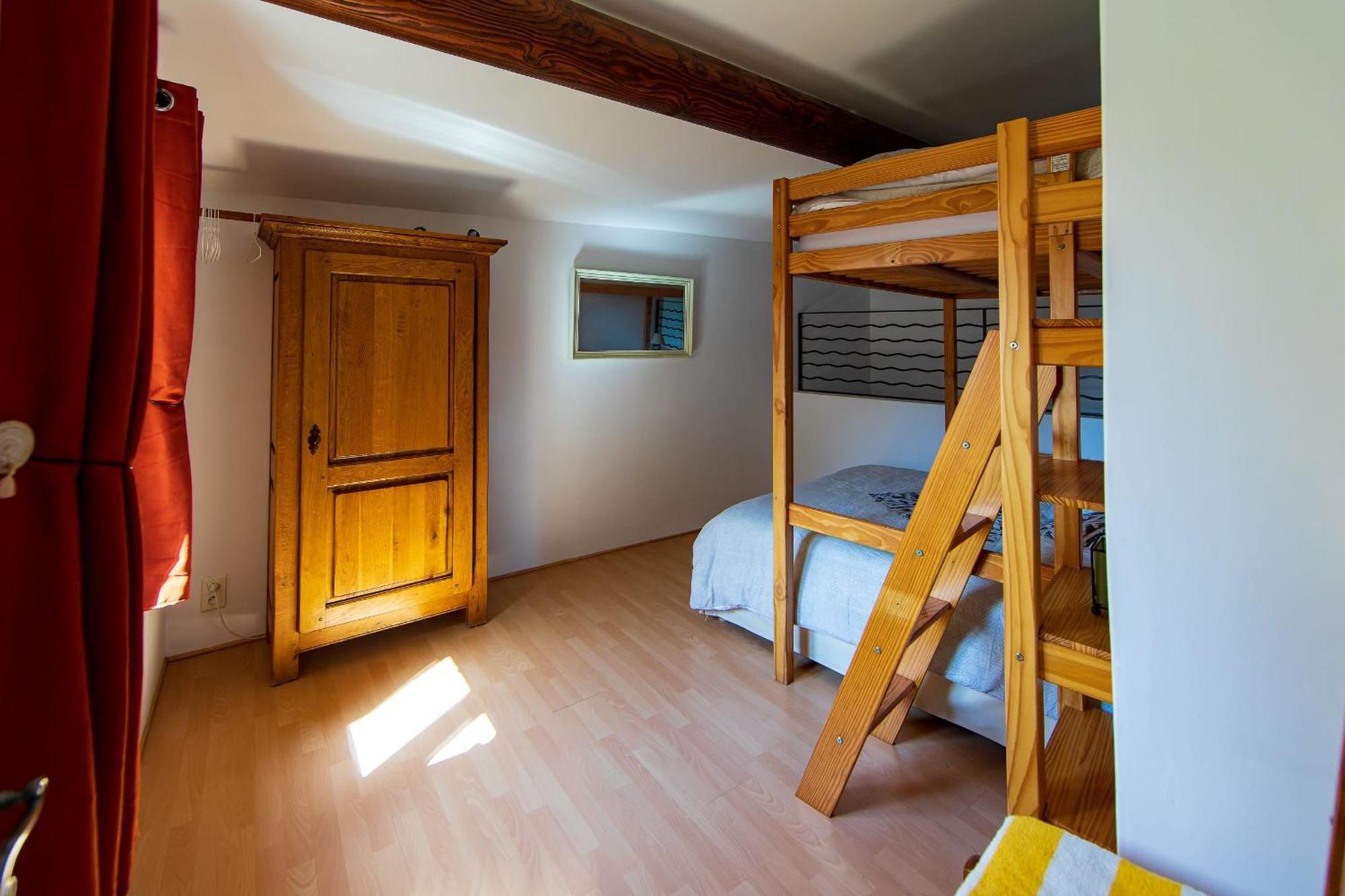 Gites Provence Et Nature - Entre Luberon Et Monts De Vaucluse Cabrieres-d'Avignon Room photo